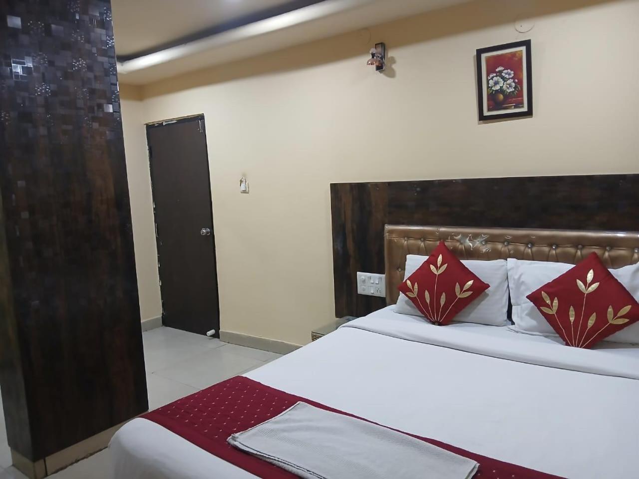 Blossoms Room Holiday Inn- Lakdikapul Hajdarábád Exteriér fotografie