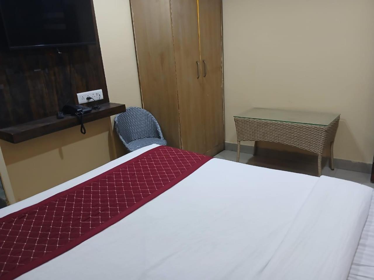 Blossoms Room Holiday Inn- Lakdikapul Hajdarábád Exteriér fotografie