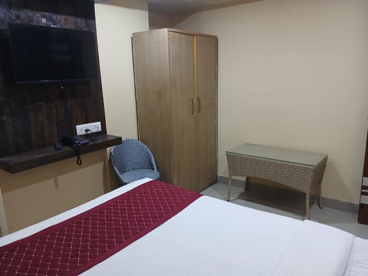 Blossoms Room Holiday Inn- Lakdikapul Hajdarábád Exteriér fotografie