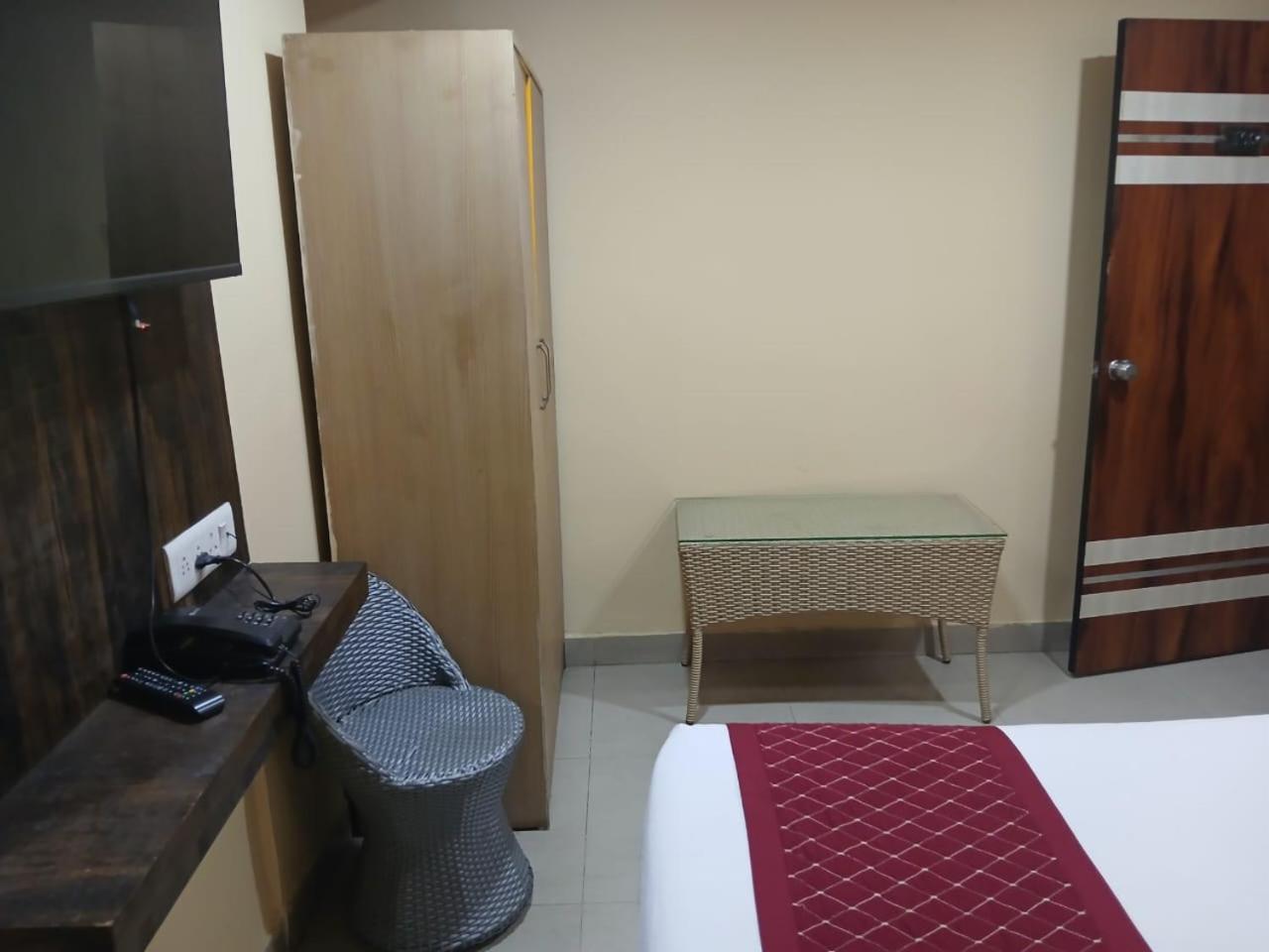Blossoms Room Holiday Inn- Lakdikapul Hajdarábád Exteriér fotografie