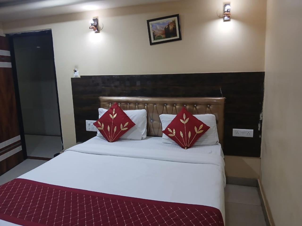 Blossoms Room Holiday Inn- Lakdikapul Hajdarábád Exteriér fotografie