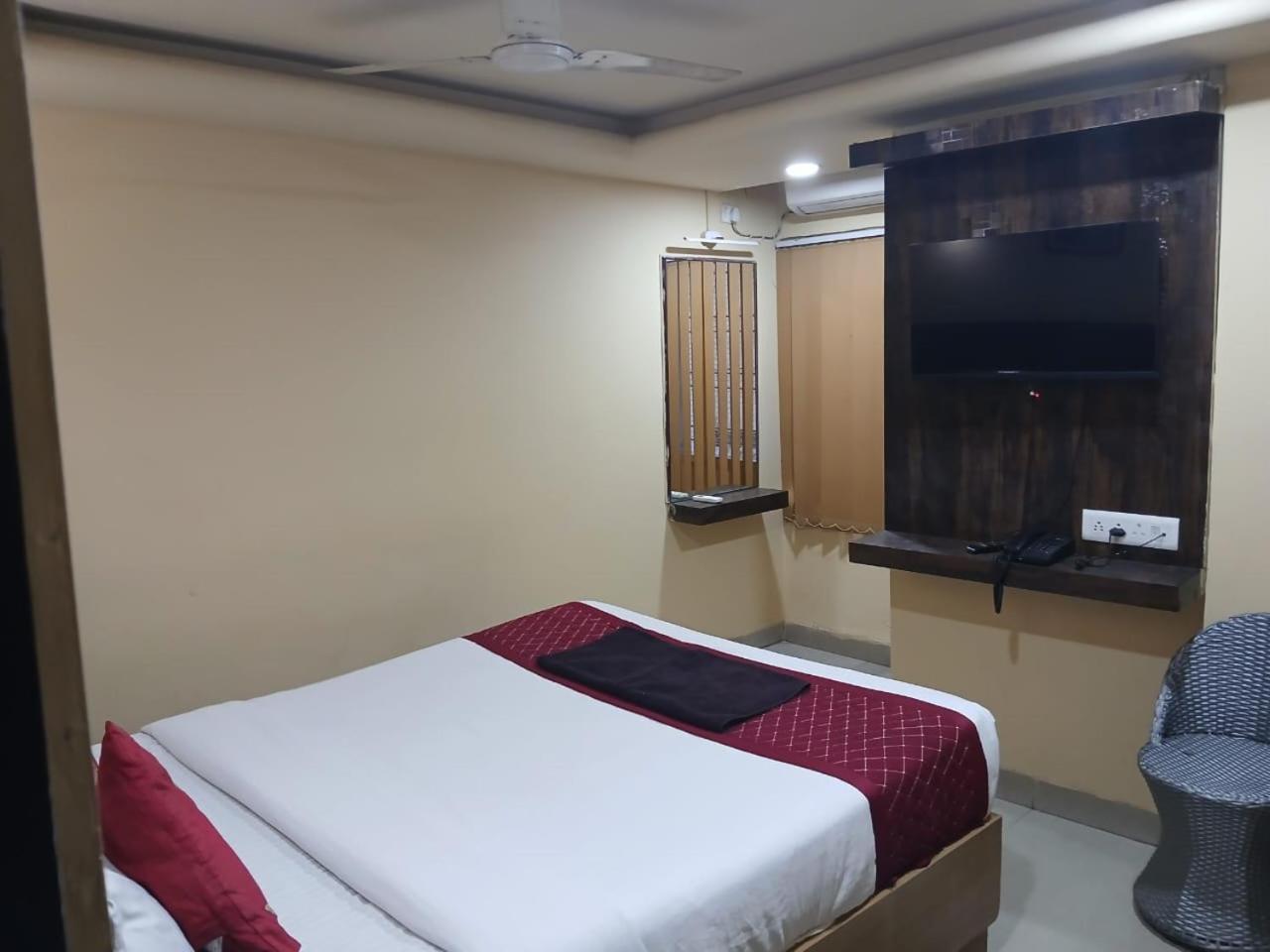 Blossoms Room Holiday Inn- Lakdikapul Hajdarábád Exteriér fotografie